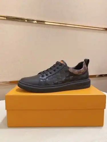 LV* Men's Code: 08B50 Size: 38-44