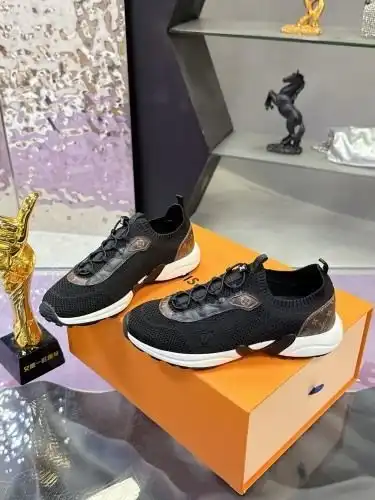 LV* Couple model Code: 0819C60 Size: Women's model 35-40 / Men's model 39-44