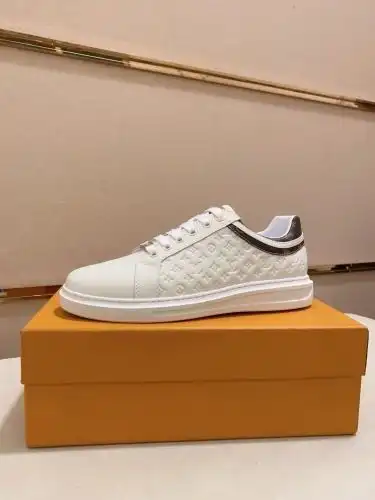 LV* Men's Code: 08B50 Size: 38-44
