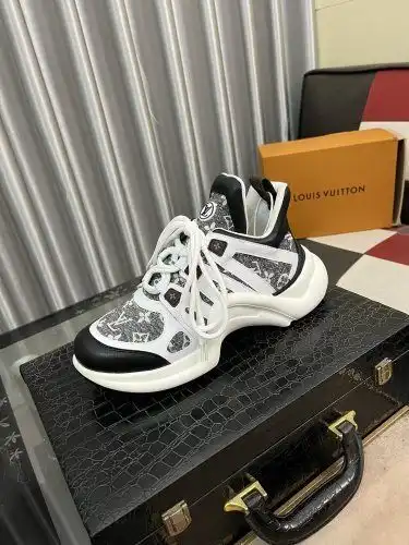 LV* Couple Model Code: 0724C60 Size: 35-44