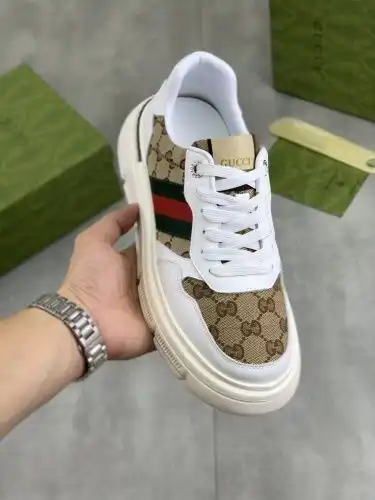 Guchi* Men's Code: 0909B40 Size: 38-44