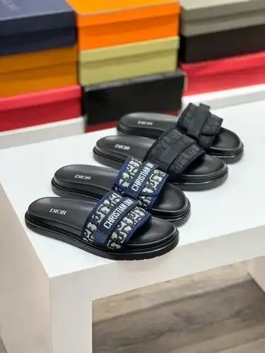 Dior* Men's Code: 0714B00 Size: 38-44