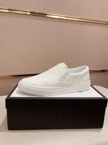 Guchi* Men's Code: 05B50 Size: 38-44