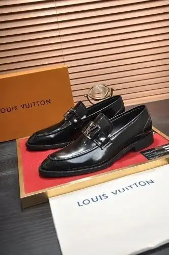 LV* Men's Code: 0903B Size: 38-44 (45 customized)