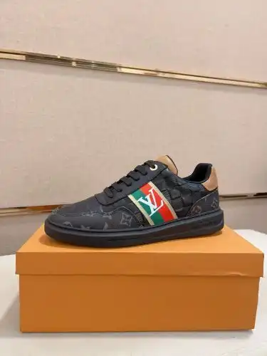 LV* Men's Code: 0911B50 Size: 38-44
