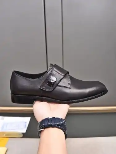 LV* Men's Code: 0907B Size: 38-44 (45 customized)