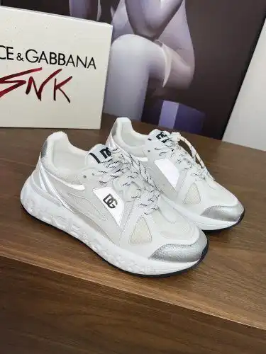 DG* Couple model Code: 0819C50 Size: Female 36-41 Male 38-45