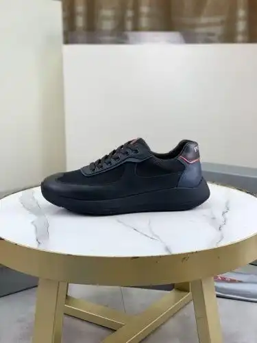 Prada* Men's Code: 0909C30 Size: 38-44
