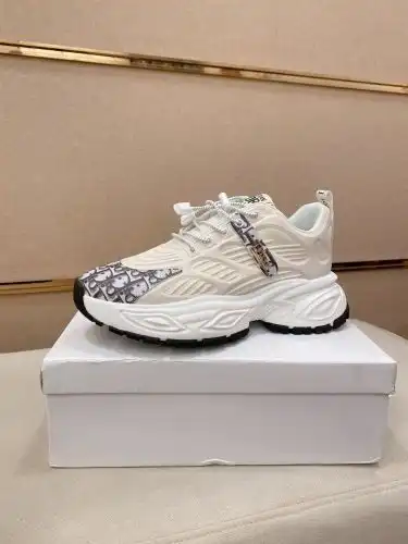 Dior* Men's Code: 0718B60 Size: 38-44