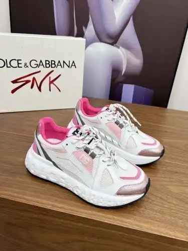 DG* Couple model Code: 0819C50 Size: Female 36-41 Male 38-45