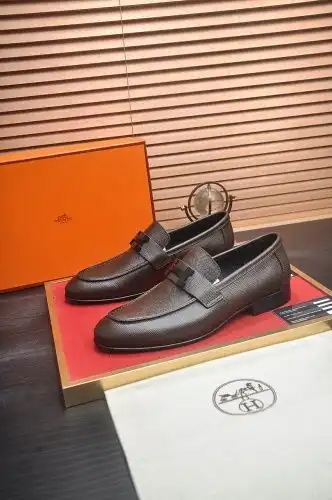 Hermes* Men's Model Code: 0812C00 Size: 39-44