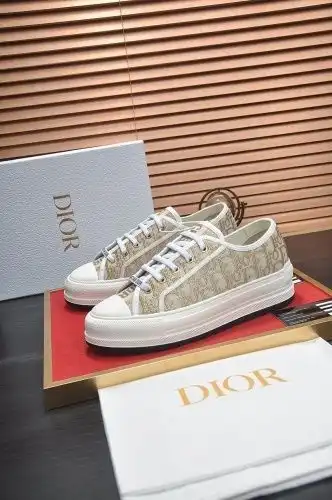 Dior* Couple model Code: 0903C00 Size: (women's size 35-40 size) (men's size 38-44 size)