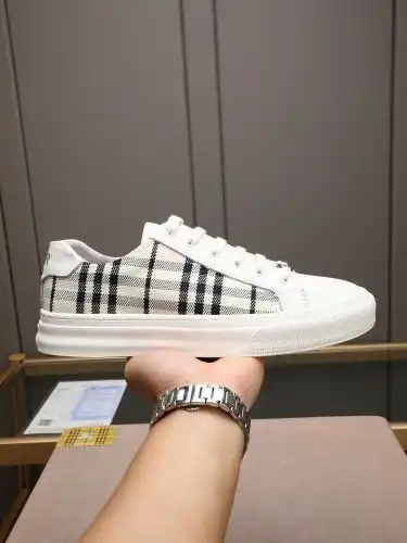 Burberry* Men's Model Code: 0810B30 Size: 38-44 (45 Custom made without return)