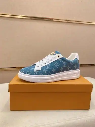 LV* Men's Model Code: 0911B30 Size: 38-44