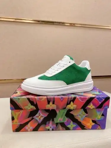 LV* Men's Model Code: 0911C00 Size: 38-44
