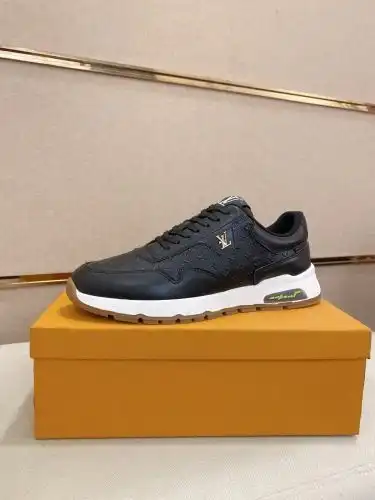 LV* Men's Code: 08B60 Size: 38-44