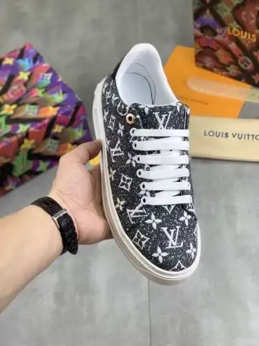 LV* Men's Model Code: 0727C00 Size: 38-44
