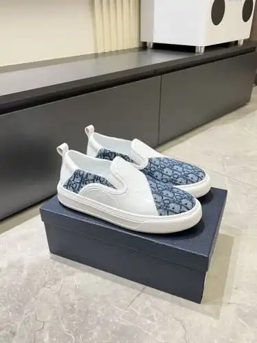 Dior* Men's Model Code: 0815B40 Size: 39-44 (45 46 Customized)