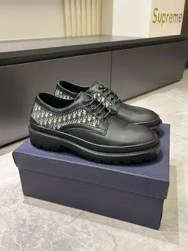 Dior* Men's Coding: 0902B Size: 38-44 (45 46 customized)