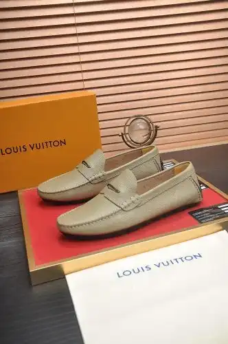 LV* Men's Model Code: 0812B40 Size: 38-44