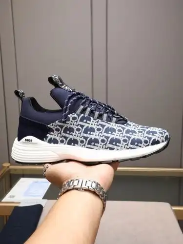 Dior* Men's Code: 09B50 Size: 38-44 (45 customized products without return)