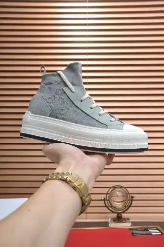 Dior* Couple model Code: 0825B60 Size: Women 35-40 Men 38-44 Couple model code.