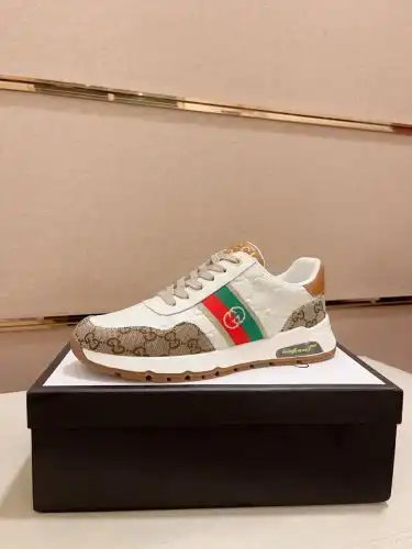 Guchi* Men's Code: 0911B60 Size: 38-44