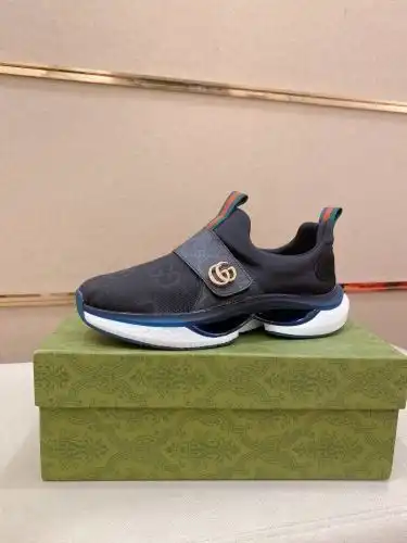 Guchi* Men's Code: 0911B60 Size: 38-44