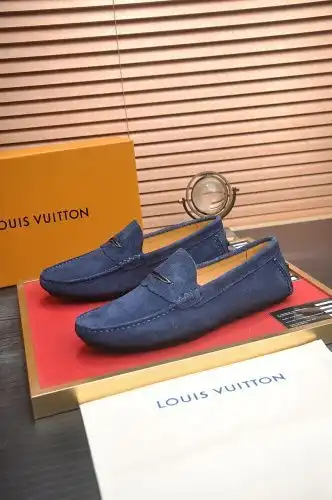 LV* Men's Model Code: 0812B40 Size: 38-44