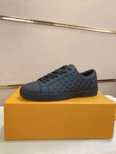 LV* Men's Code: 0911B Size: 38-44 (45 customized)