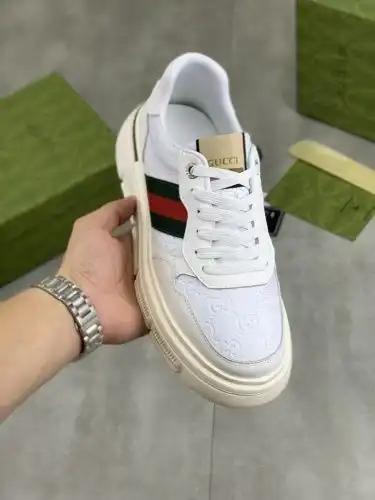 Guchi* Men's Code: 0909B40 Size: 38-44