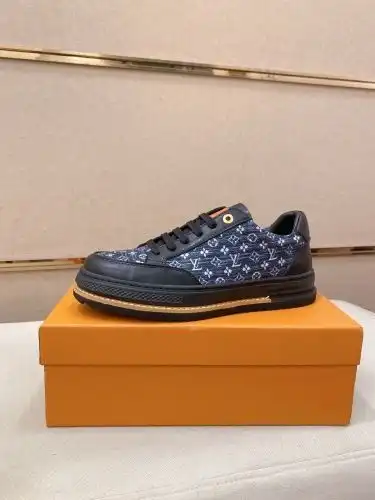 LV* Men's Code: 0816B40 Size: 38-44