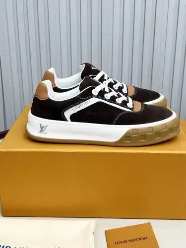 LV* Men's Model Code: 0722C60 Size: Men's Model 39-45