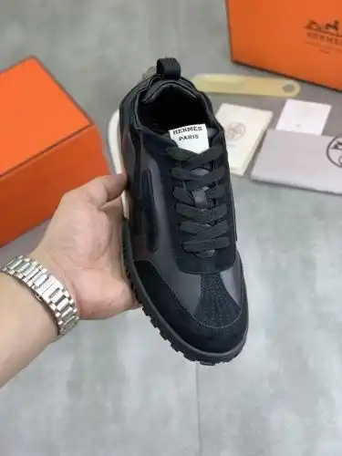 Hermes* Couple model Code: 0909C40 Size: 34-40 for women (customized for 41), 39-45 for men