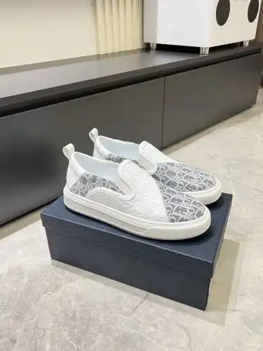 Dior* Men's Model Code: 0815B40 Size: 39-44 (45 46 Customized)
