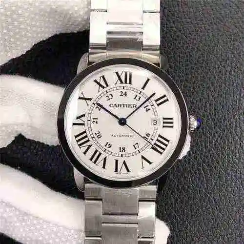 Tamaño del reloj 42 mm x 8,36 mm.