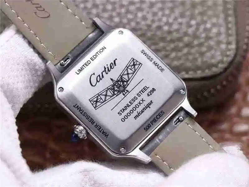 卡地亚Cartier山度士SANTOS-DUMONT 男款49mmX36mm厚度9mm，女款44mmX33mm厚度9mm (16).webp