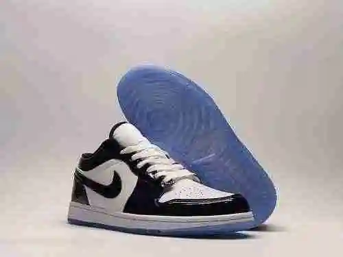 AJ1D black and white patent leather 36-47 with half size