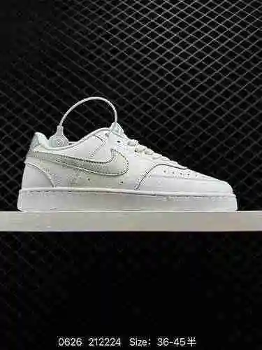 2 zapatillas de baloncesto retro de corte bajo estilo campus Nike Court Vision Lo de nivel empresari