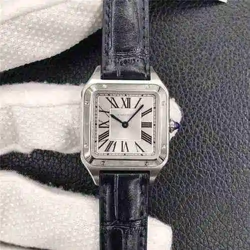 Ropa de hombre: 43,5x31,4 mm, espesor 7,3 mm, ropa de mujer 38x27,5 mm, espesor 7,3 mm