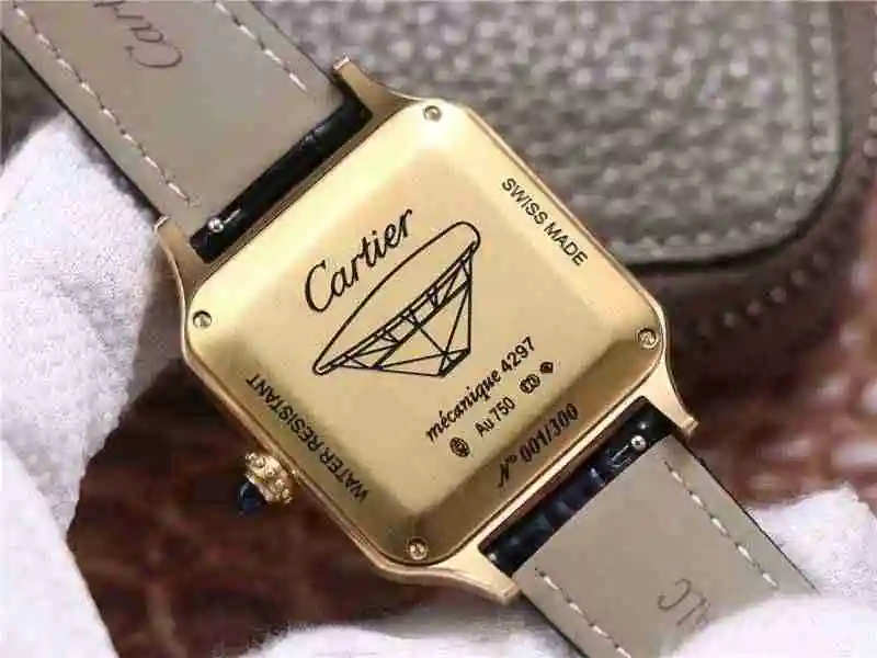 卡地亚Cartier山度士SANTOS-DUMONT 男款49mmX36mm厚度9mm，女款44mmX33mm厚度9mm (43).webp