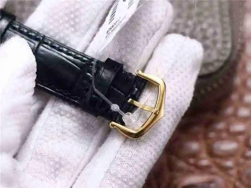 卡地亚Cartier山度士SANTOS-DUMONT 男款49mmX36mm厚度9mm，女款44mmX33mm厚度9mm (26).webp