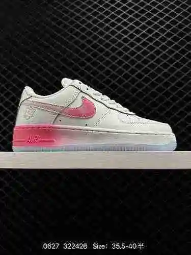 4 Zapatillas deportivas informales de caña baja Nike Air Force Low Air Force One corporativas. El re