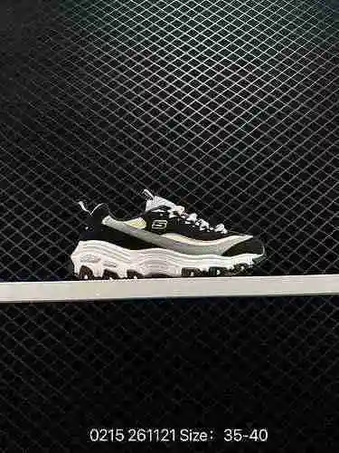 105 Skechers, a new favorite of Skechers Korean stars, is a retro low top running shoe of Skechers. 