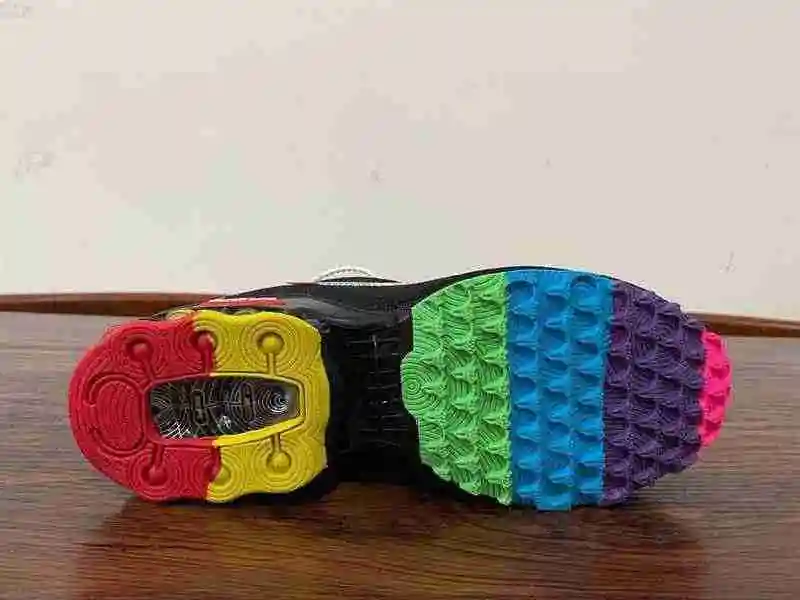 黑七彩36-45 NIKE耐克NIKE AIR 2020轻量运动鞋.webp