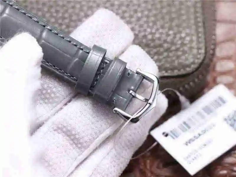 卡地亚Cartier山度士SANTOS-DUMONT 男款49mmX36mm厚度9mm，女款44mmX33mm厚度9mm (17).webp