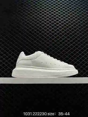 150 Italian luxury brand Alexander McQueen Sole Leather Sneakers low top fashion thick soled casual 