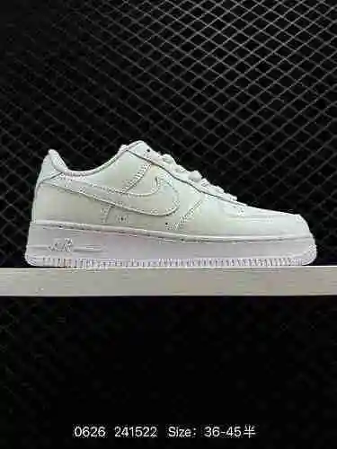 Nike Air Force Low Zapatilla casual Air Force One de cerámica azul y blanca. El rendimiento de amort