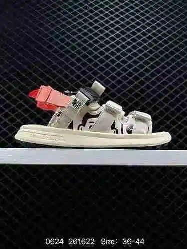 110 New Balance 20 Year Spring/Summer Dual Use Beach Sandals MD Combination outsole integrates funct