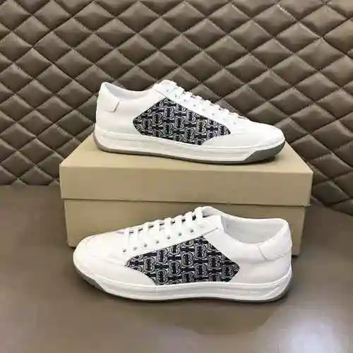 Zapato Burberry Hombre Código: 0426B60 Talla: 38-44